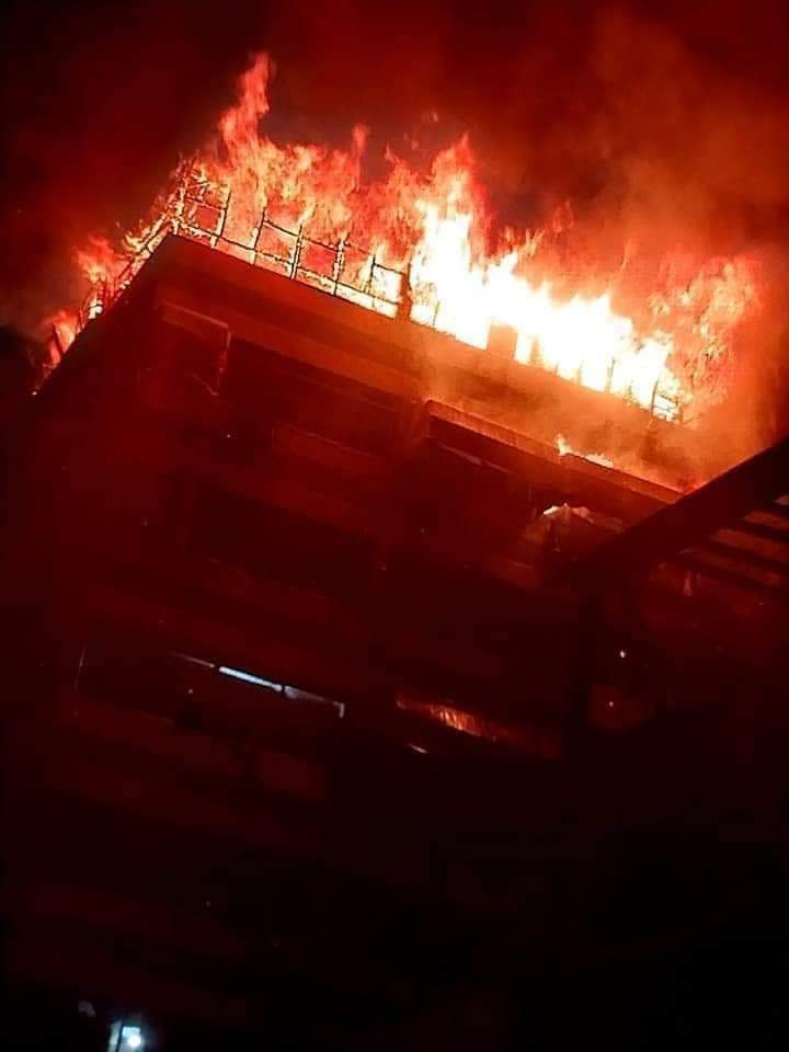 حريق هائل أعلى مبني سكني بمحافظة بورسعيد