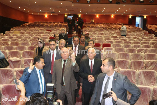 وزيرة الثقافة ومحافظ بورسعيد يشهدان عرضا " لدار الأوبرا المصرية " بالمركز الثقافى ببورسعيد