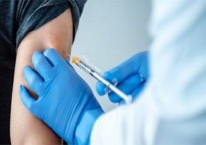 الحكومة تنفي تعارض التطعيم بمصل الإنفلونزا الموسمية مع لقاحات كورونا