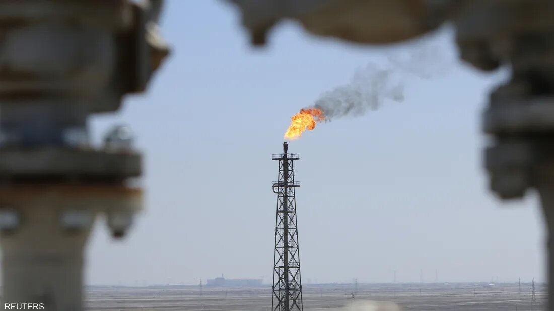 العراق يشعل المنافسة لتطوير حقوله النفطية.. فرنسا لاعب جديد